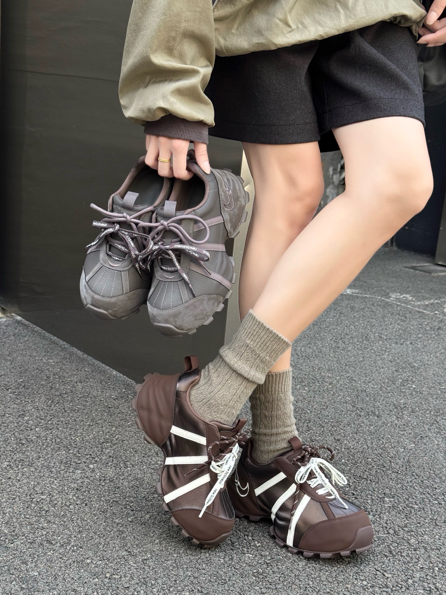 艾贝贝2025年春季新款时尚百搭圆头厚底增高老爹鞋女休闲运动鞋