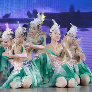 2023年少儿出水莲表演服装新款儿童古典舞演出服古风民族风舞蹈服