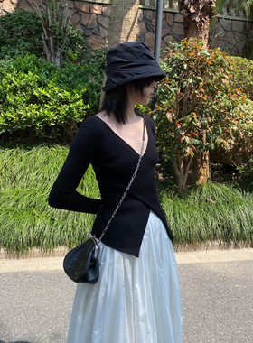 Luciferous 原创黑色V领交叉针织衫秋冬设计感小众毛衣修身打底衫