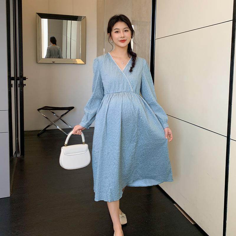 孕妇连衣裙中长款V领时尚宽松2026春秋新款显瘦减龄遮肚泡芙裙