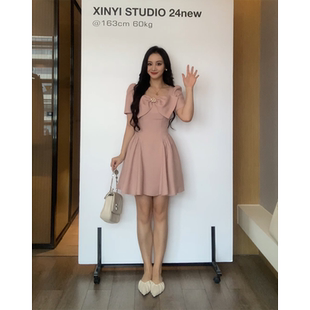 蝴蝶结压花连衣裙收腰显瘦气质X624Q08005 夏季 XINYI 浮雕山茶