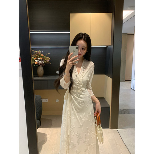 收腰显瘦米白色连衣裙女夏季微胖