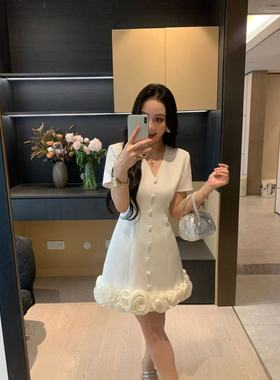 XINYI【白塔玫瑰】夏季V领立体花朵西装连衣裙收腰显瘦X625Q06594