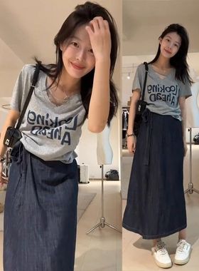 纯棉设计感韩系字母印花V领短袖T恤女装2025夏季宽松休闲灰色上衣