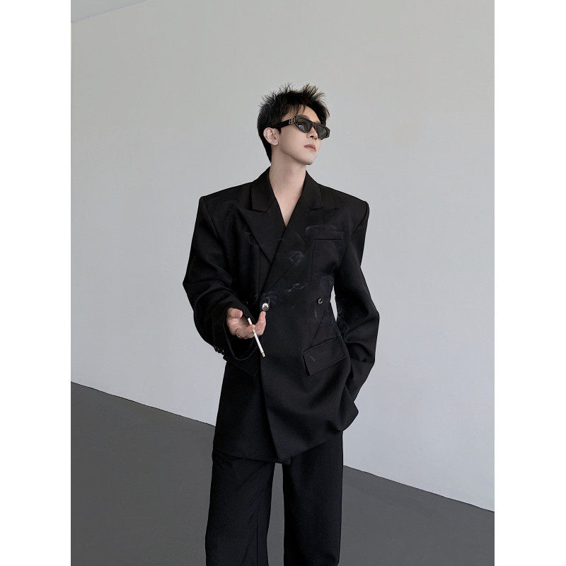 秋季高级感痞帅正肩解构收腰垫肩戗驳领西装外套男模穿搭上衣西服