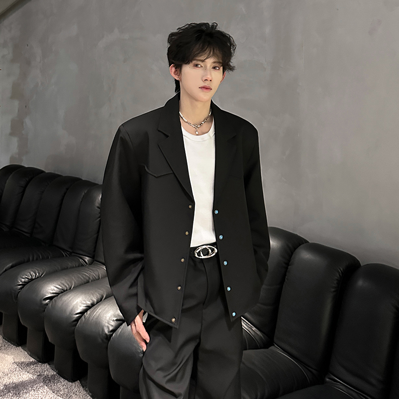 男模穿搭上衣cleanfit黑色绿松石扣设计垫肩休闲夹克外套痞帅西装