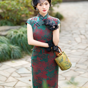 绿色丝绒复古民国走秀演出旗袍2025新款新中式大码胖mm晚礼服