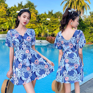 度假泡温泉大胸聚拢遮肚保守泳装 泳衣女大码 夏季 连体裙式 2022新款