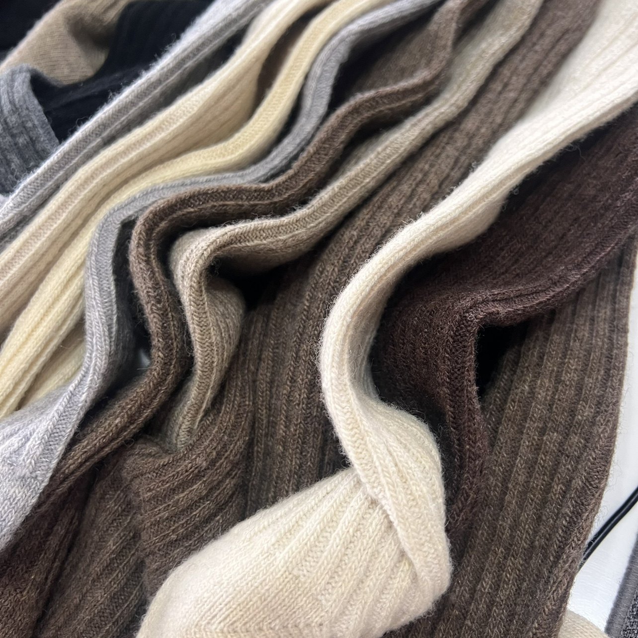 【超高品质羊毛袜】秀场同款竖条纹及膝小腿袜咖色中筒堆堆袜秋冬,女士内衣/男士内衣/家居服,长筒袜,淘宝优惠券,粉丝福利购,淘宝优惠卷