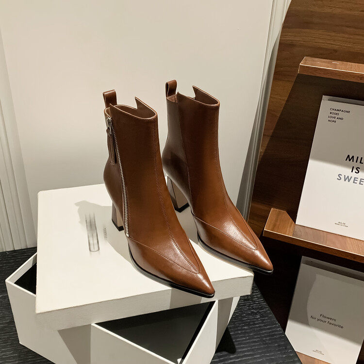 5/7cm两种高跟 小众时尚侧拉丝设计真皮粗跟短靴尖头时装靴女靴子