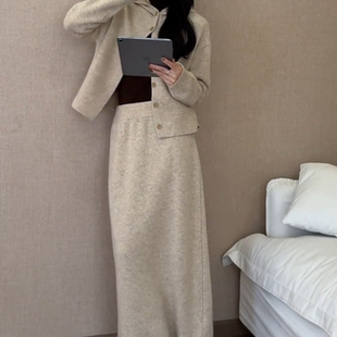 软糯轻奢加厚舒适杏色针织套装 气质针织外套裙子两件套 女秋冬新款