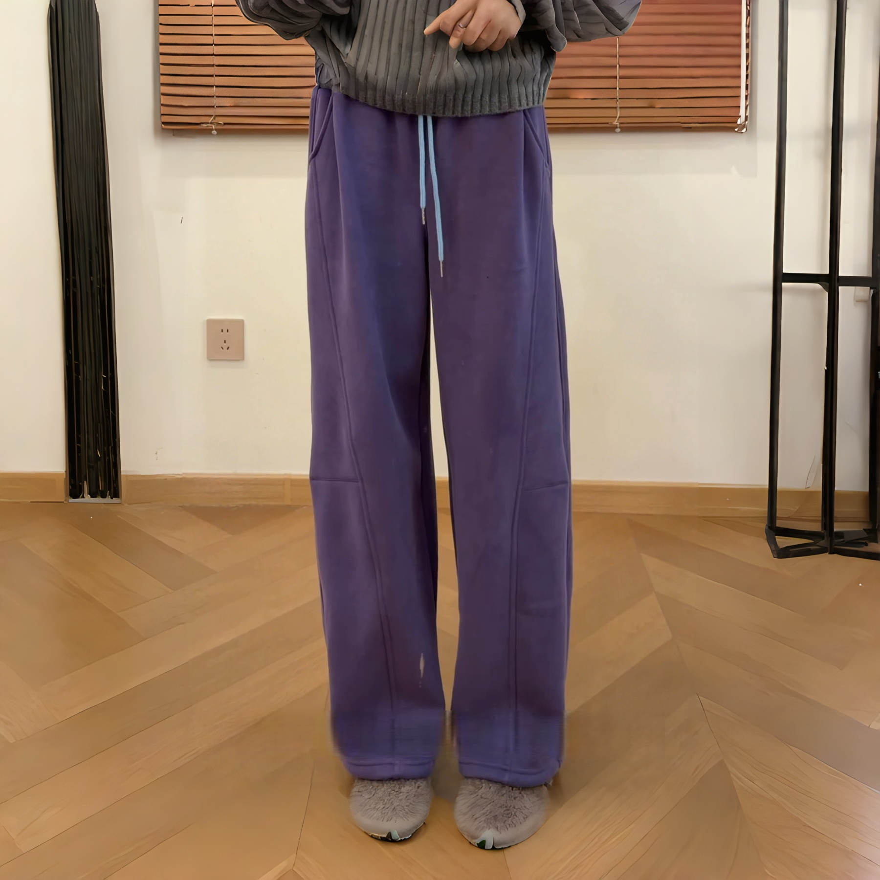 紫色气质加绒拼接显瘦弯刀卫裤女