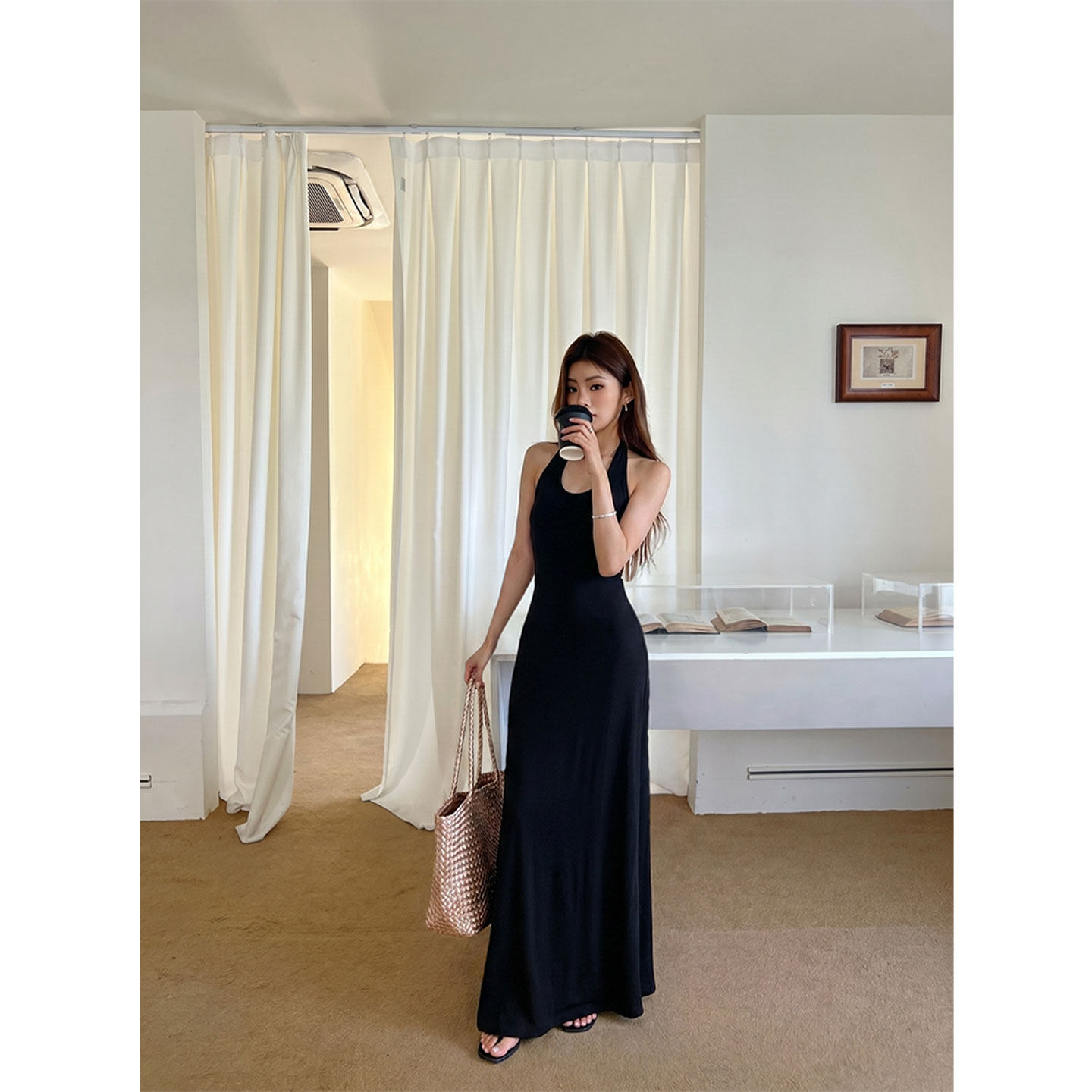 夏日绝美挂脖露背紧身连衣裙女