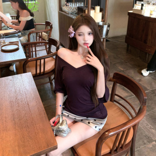 冰肌裸感弹力收腰V领短袖 T恤 波点防走光短裙夏日绝美巨好看套装