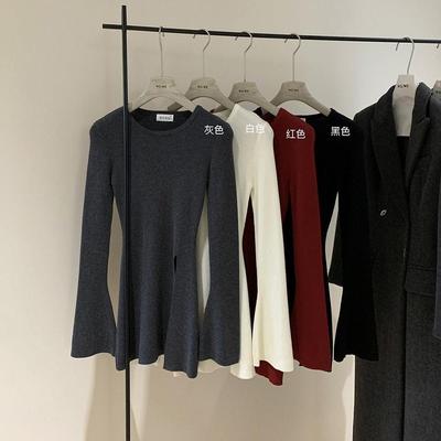 新年氛围感红色喇叭袖长款针织衫