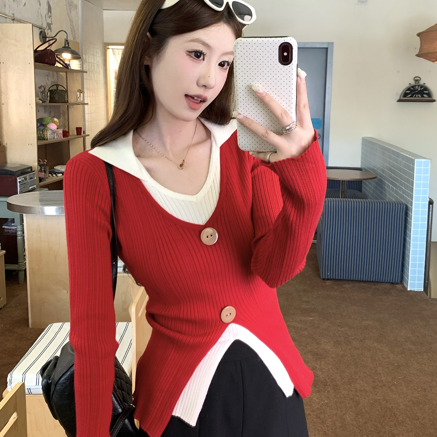 红色假两件拼接v领长袖针织衫