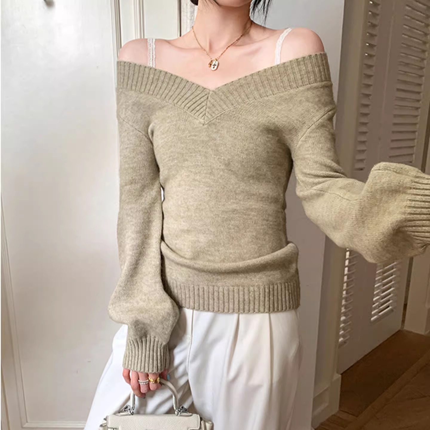 毛衣修身V领针织打底衫女秋冬