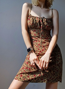 法式性感修身显瘦复古黄色碎花吊带裙高腰连衣裙沙滩裙度假长裙