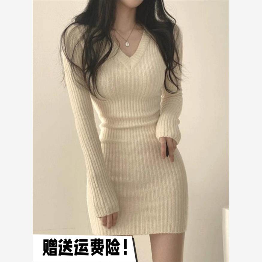 紧身包臀连衣裙女装秋季短款配大衣内搭小妈修身针织毛衣裙子套装