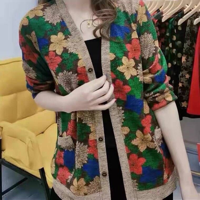 新款针织开衫上衣妈妈春秋长袖中年女装宽松显瘦减龄薄款小花外套