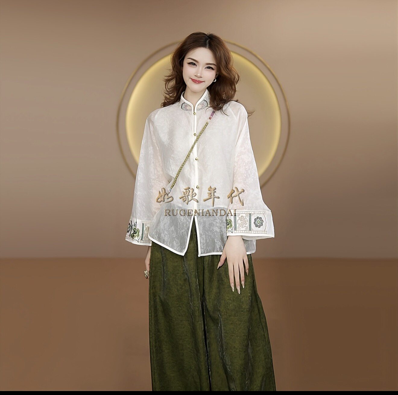 刺绣洋气上衣立领长袖衬衫外套女图片