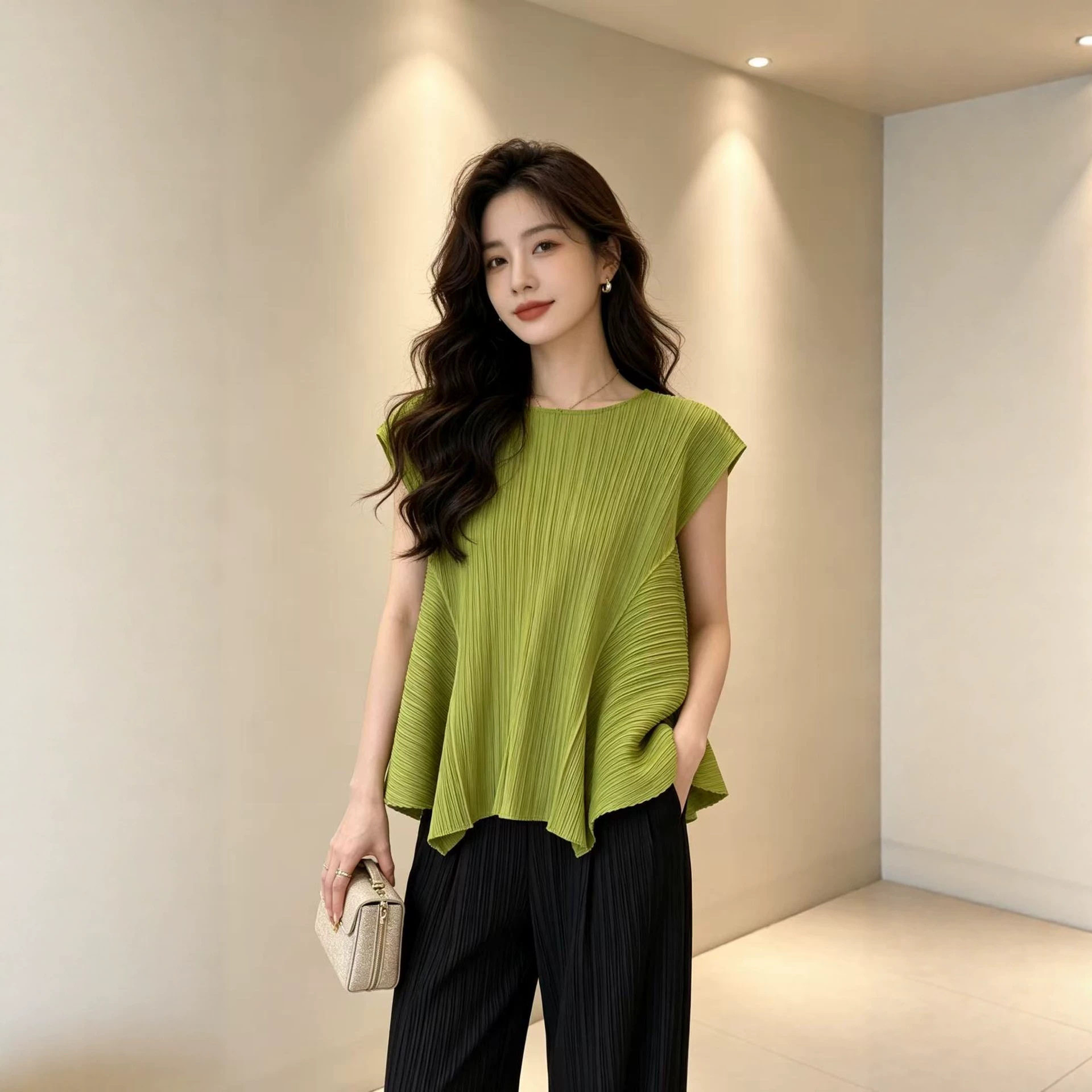 三宅褶皱宽松显瘦上衣女夏不规则下摆圆领飞袖通勤百搭高级感t恤