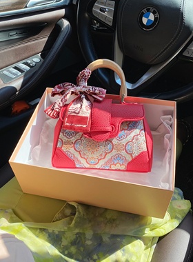 非遗新中式宋锦刺绣红色结婚新娘包2025新款高级感轻奢单肩手提包