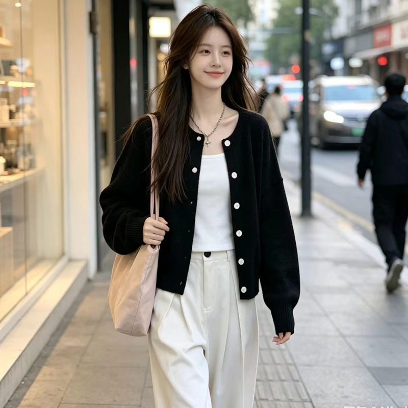 软糯感浅蓝色单排扣针织开衫女2026秋季新款简约外套高级感上衣