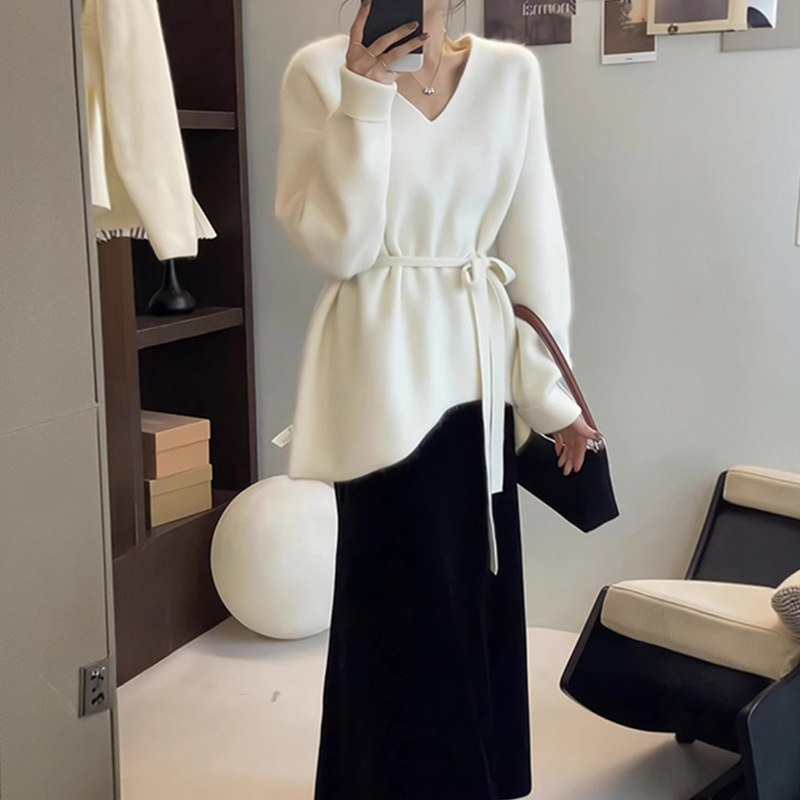 新年氛围感红色不规则系带v领毛衣女秋冬高级感慵懒风针织衫上衣