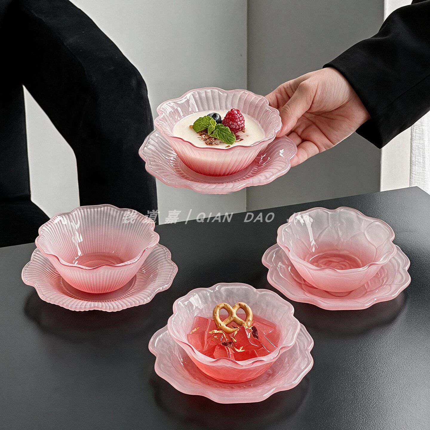 钱道嘉高颜值磨砂粉花瓣碗碟套装