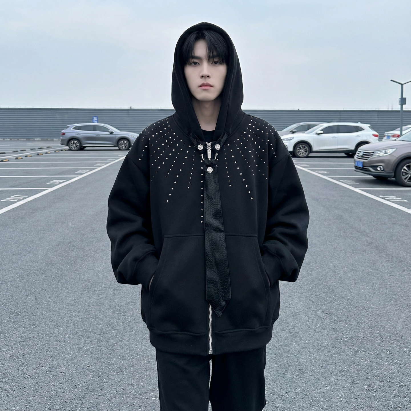 现货烫钻可拆卸领带设计连帽卫衣重磅细闪宽松慵懒外套W2056-P89，女装短外套，星座1017