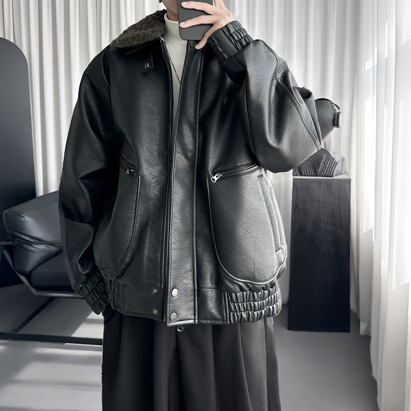 黑色可拆卸环保羊羔毛领夹棉皮质廓形夹克外套 R9126-P138