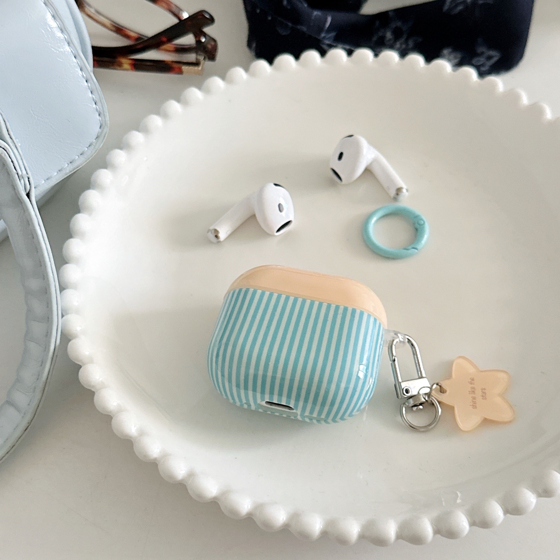 适用于AirPods 1/2/3/4代 Pro/Pro2/Pro3保护套 苹果蓝牙耳机壳 防摔防刮壳 可爱个性款 蓝色竖条纹撞色