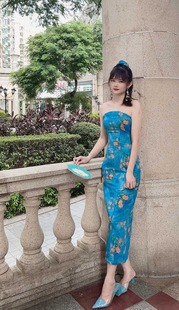 2023年秋冬新款卫衣棉绿色小花印花抹胸长裙女