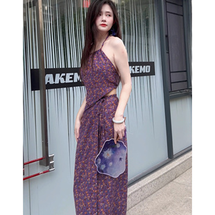 灰小猫 春夏季【熏衣紫】棉麻碎花带胸垫挂脖肚兜上衣+一片裙套装