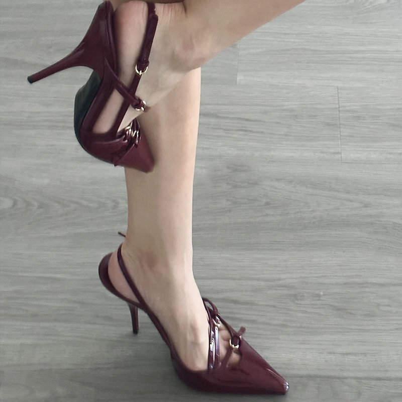 2026 shoes women新款包头漆皮一字扣带猫跟凉鞋女性感黑丝尖头细,户外/登山/野营/旅行用品,沙滩鞋/凉鞋/拖鞋,淘宝优惠券,粉丝福利购,淘宝优惠卷