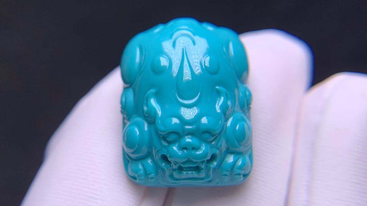 湖北十堰矿区天然原矿高瓷绿松石精工雕刻貔貅瑞兽界面戒面18k