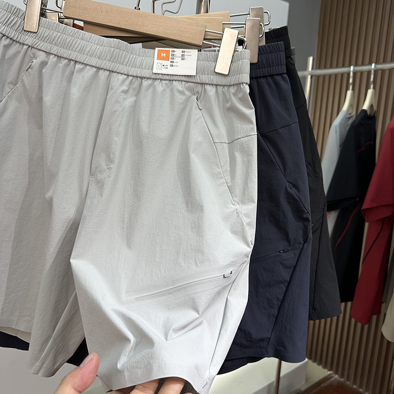 袅平替 户外山系无痕压胶耐磨防泼水透气轻薄速干运动休闲短裤男