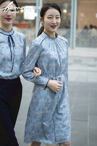 珂曼女装春秋新款圆领印花长袖高腰套头长款裙子连衣裙女