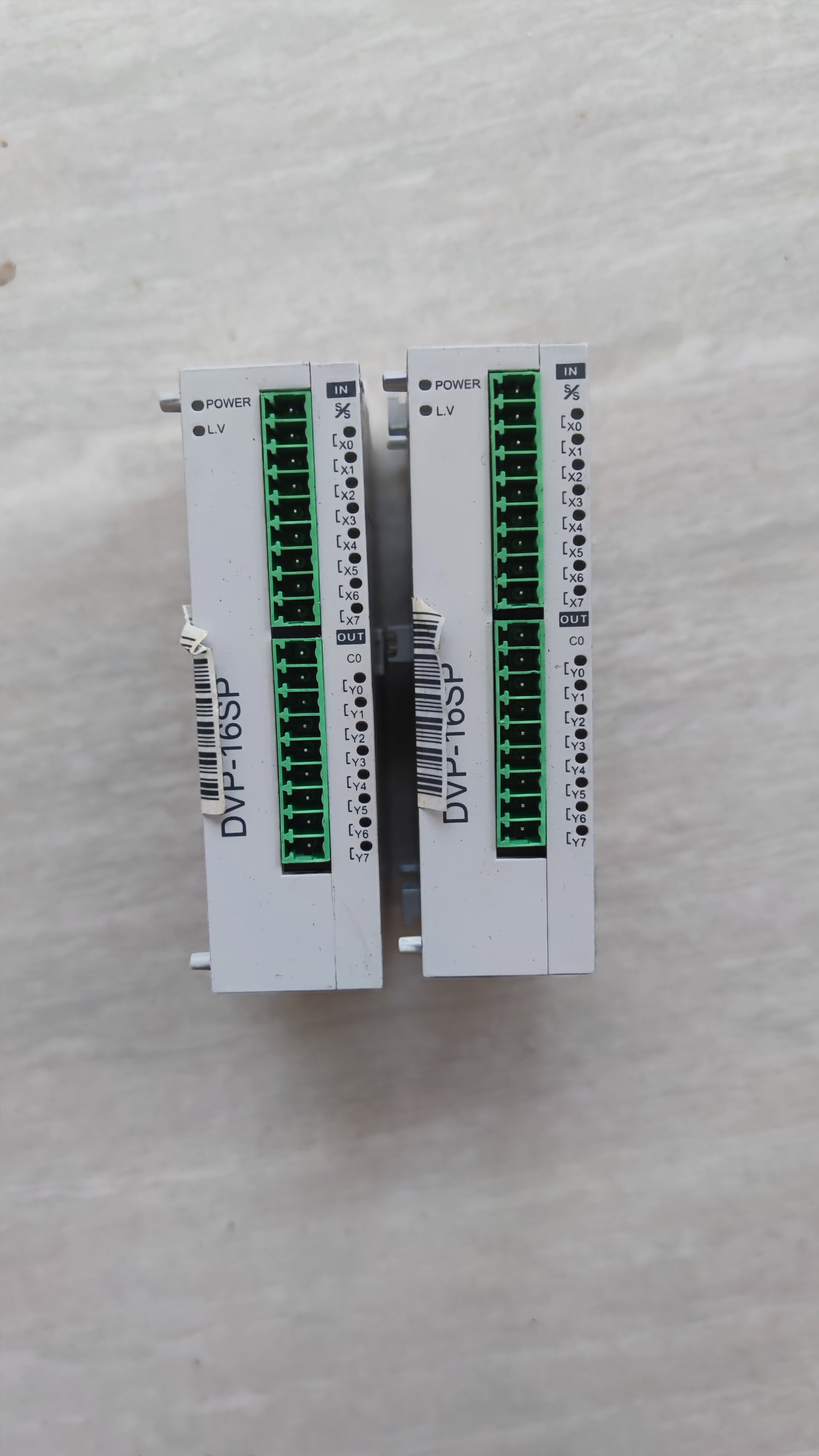 台达PLC DVP16SP11R成色实物图 功能正常
