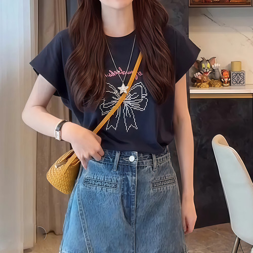 设计感刺绣短袖t恤女2026夏季新款爆款大码宽松显瘦藏肉女士上衣
