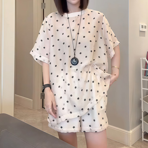防嗮慵懒风时尚套装女2025夏季新款爆款短袖短裤大码胖mm两件套潮