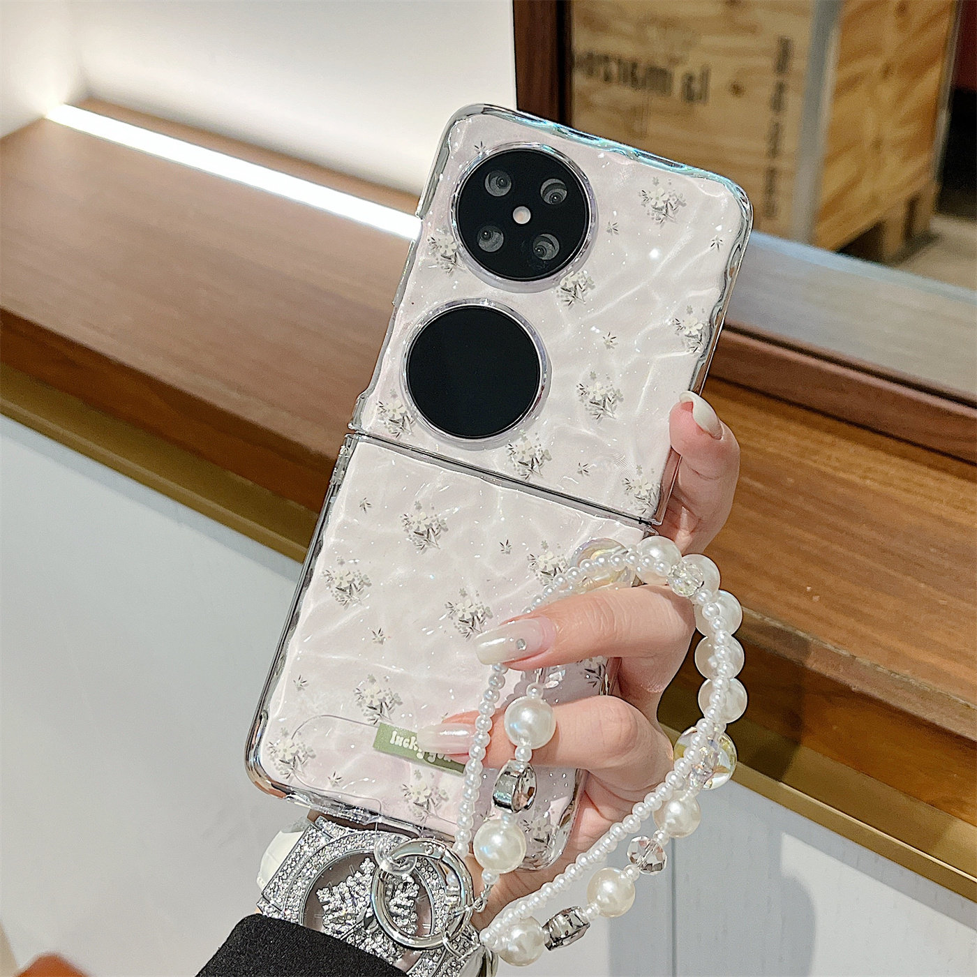 适用华为pocket 2手机壳新款透明水波纹小白花pocketS折叠屏硬壳防撞全包防摔高级感格子蝴蝶结手链女保护套