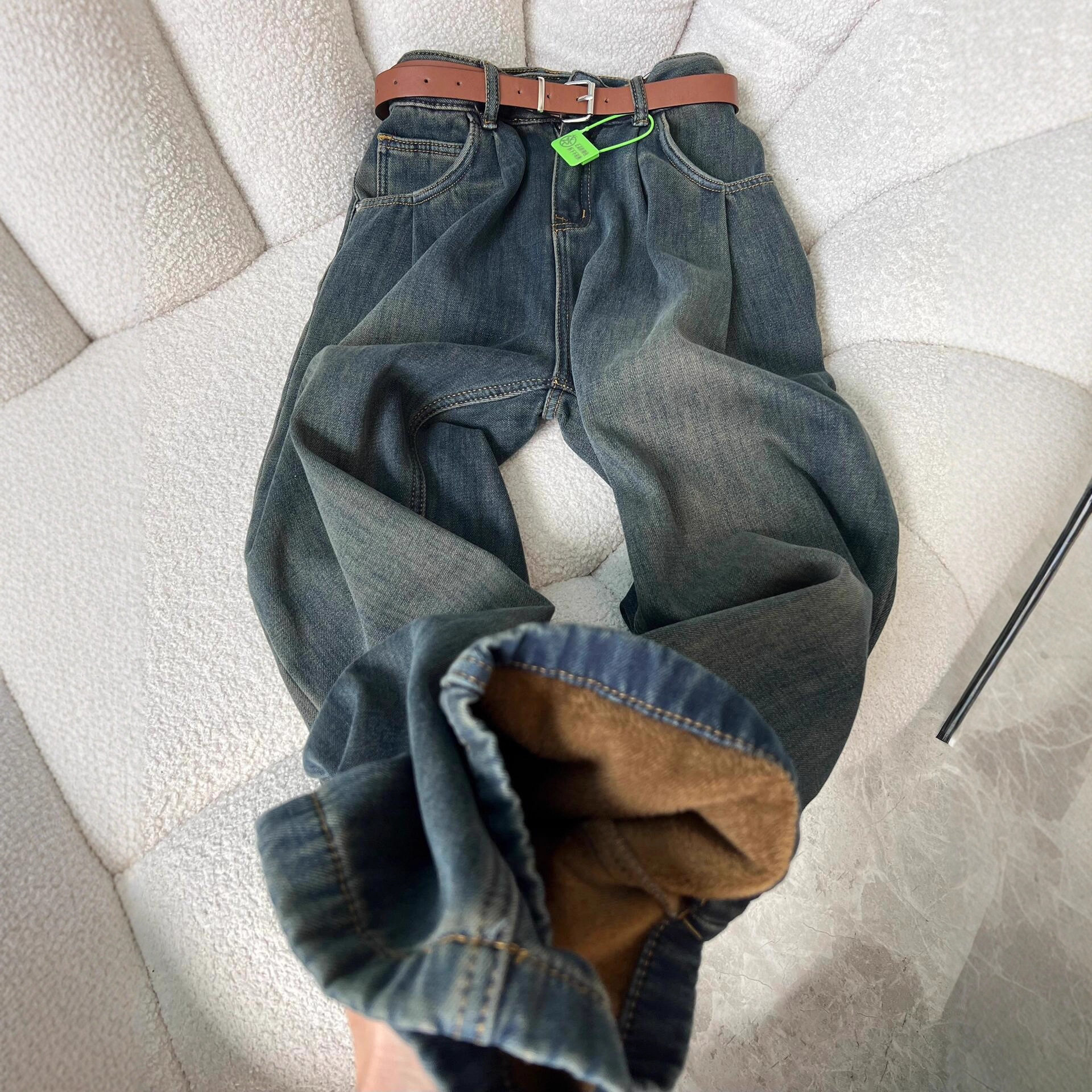 水泥灰牛仔裤加绒水泥灰直筒裤垂感褶皱加厚秋冬加绒裤子女新款