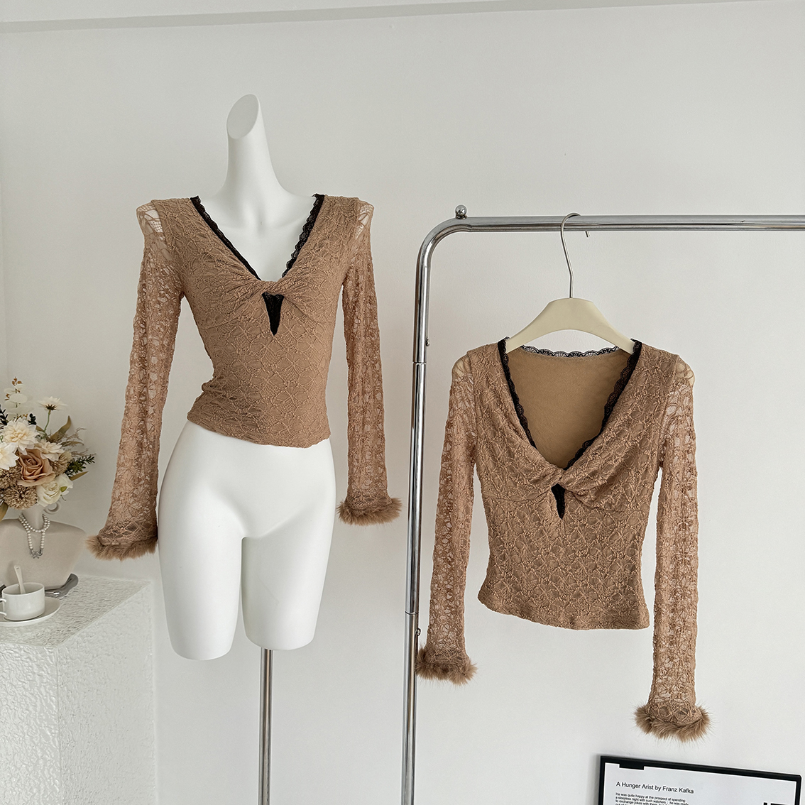 Jqwention 2025AW 蕾丝拼接棕色毛毛袖口性感纯欲上衣打底针织衫