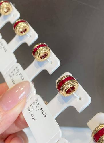 天然红宝石路路通吊坠项链 1.7克拉 18k金镶嵌 配GRC证书