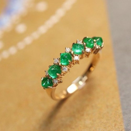 18k金天然祖母绿戒指71分 真钻镶嵌 艳绿小糖塔 配国际证