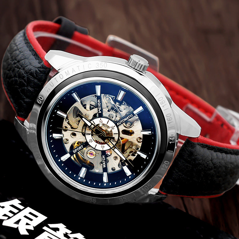 Черный и красный с серебристым корпусом, черным циферблатом, черным кругом, серебряной стрелкой