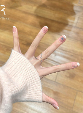 银色镶钻四爪星芒戒指