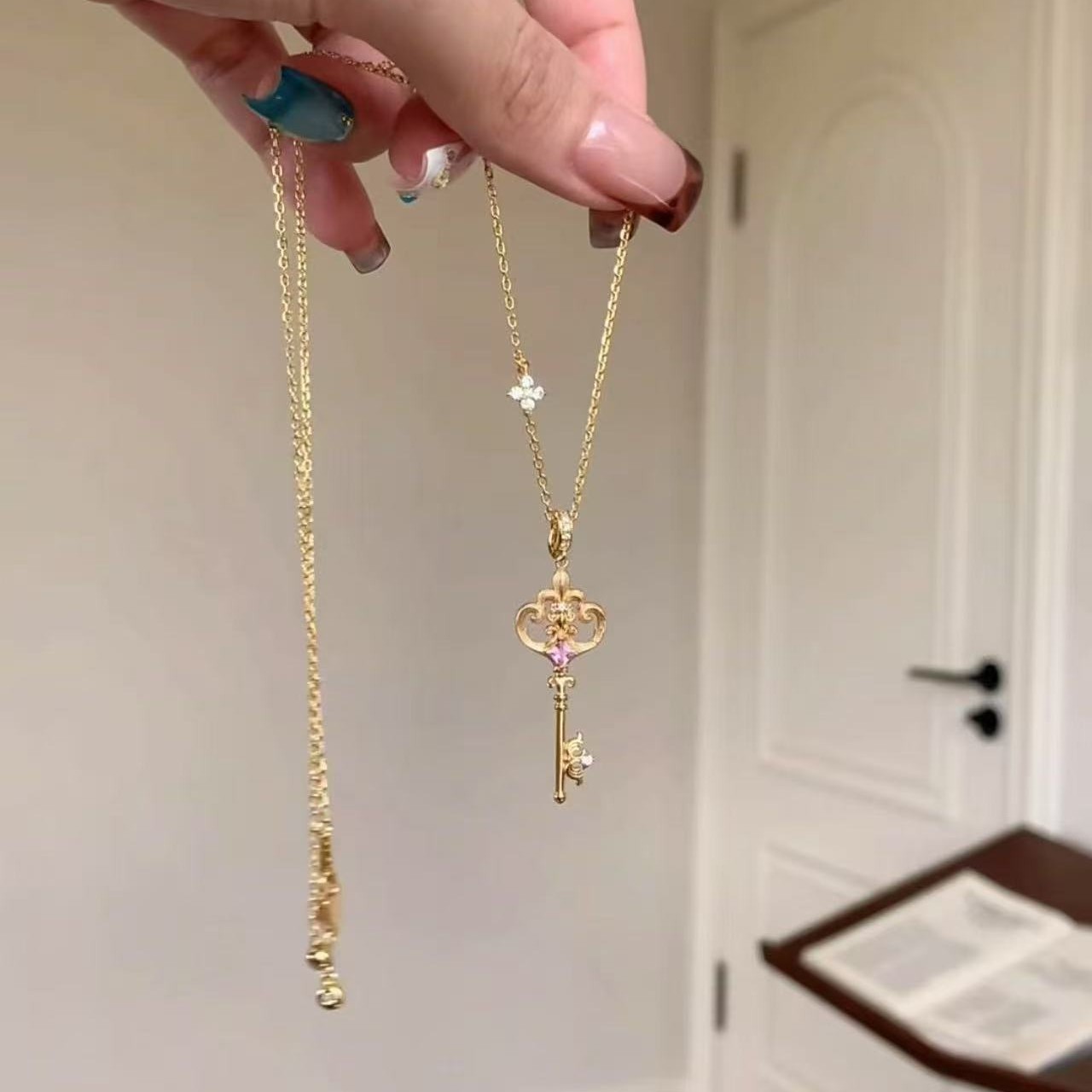 拉丝鸢尾花仙女棒钥匙项链